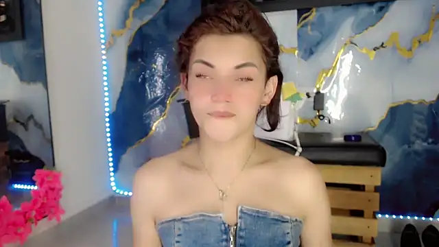 NathalialLooes online show from 05/25/26, 05:13