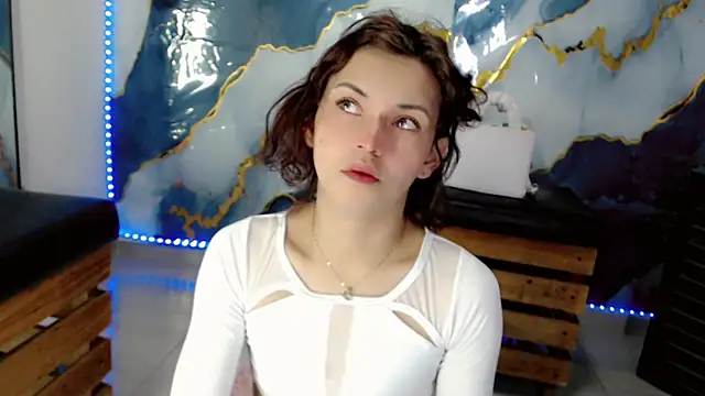 NathalialLooes online show from 05/31/26, 05:04