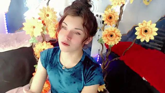 Snapshot of NathalialLooes chatting on 06/14/26, 05:42 NathalialLooes online show from 06/14/26, 05:42