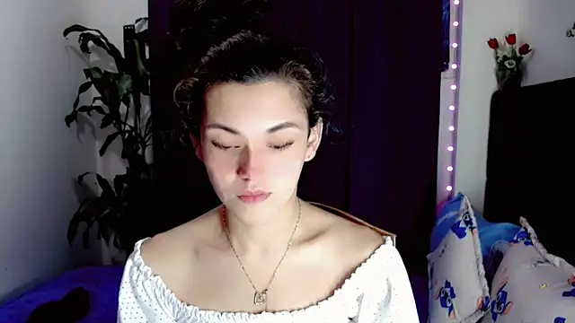 Snapshot of NathalialLooes chatting on 07/17/26, 06:35 NathalialLooes online show from 07/17/26, 06:35
