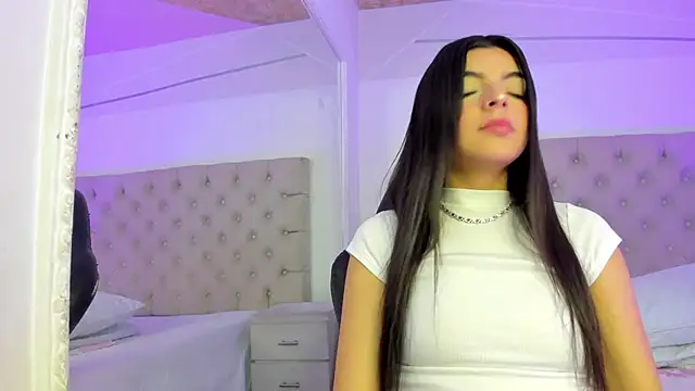 Snapshot of KarelyMitchel chatting on 02/18/26, 01:51 KarelyMitchel online show from 02/18/26, 01:51