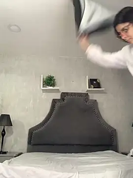 KarelyMitchel online show from 04/13/26, 12:54