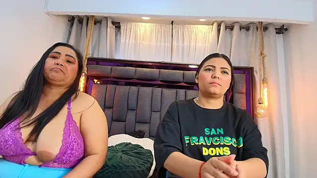 Karina Mendoza online show from 07/13/26, 12:08