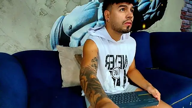 Snapshot of DaveParker_ chatting on 02/07/26, 12:53 DaveParker online show from 02/07/26, 12:53