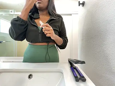 Snapshot of Anadia_Starr chatting on 06/28/26, 06:14 Anadia Starr online show from 06/28/26, 06:14
