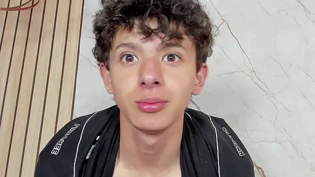 Snapshot of David_Roy_ chatting on 02/14/26, 01:19 David Roy online show from 02/14/26, 01:19