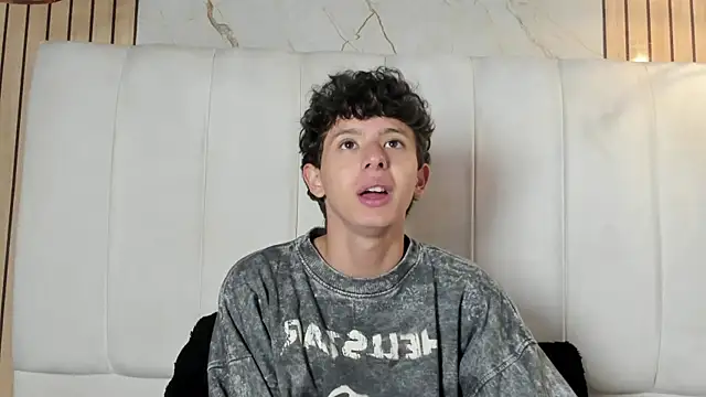 Snapshot of David_Roy_ chatting on 02/19/26, 12:45 David Roy online show from 02/19/26, 12:45