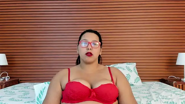 Snapshot of DeepandCurvy chatting on 05/17/26, 03:04 DeepandCurvy online show from 05/17/26, 03:04