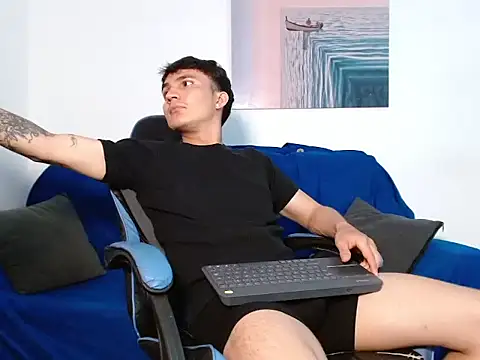 Snapshot of nico_bellini chatting on 06/19/26, 12:26 nico bellini online show from 06/19/26, 12:26