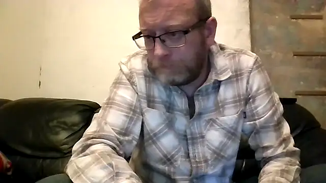 Snapshot of UnshodSixties chatting on 05/22/26, 01:13 UnshodSixties online show from 05/22/26, 01:13