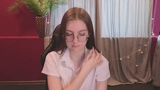 VixenLight online show from 03/04/26, 03:01