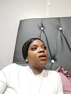 Snapshot of FlameZee chatting on 02/16/26, 10:33 FlameZee online show from 02/16/26, 10:33