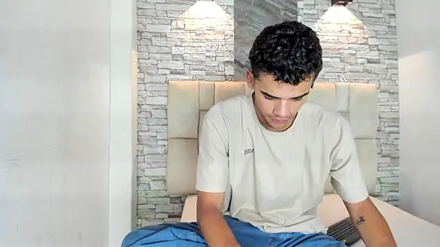 Snapshot of samuel_wyatt chatting on 03/04/26, 12:44 samuel wyatt online show from 03/04/26, 12:44