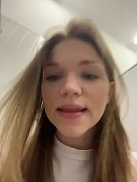 Snapshot of StreetSquirt chatting on 03/03/26, 03:56 StreetSquirt online show from 03/03/26, 03:56