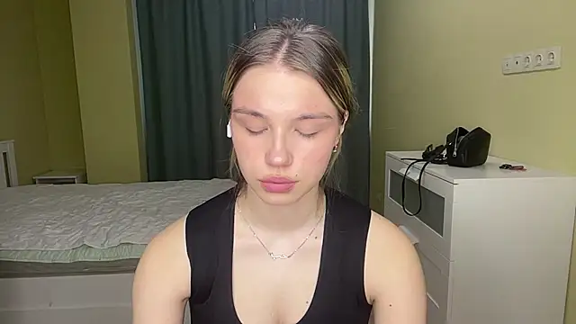 Snapshot of EarthaStinett chatting on 02/24/26, 12:36 EarthaStinett online show from 02/24/26, 12:36