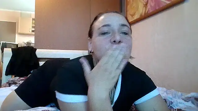 Snapshot of MillaSourety chatting on 07/28/26, 04:27 MillaSourety online show from 07/28/26, 04:27
