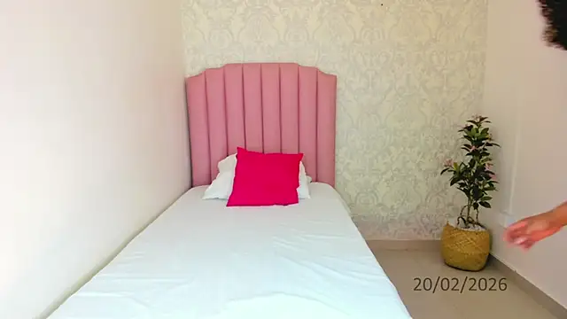 Snapshot of Brit_weston chatting on 02/20/26, 08:09 Brit weston online show from 02/20/26, 08:09