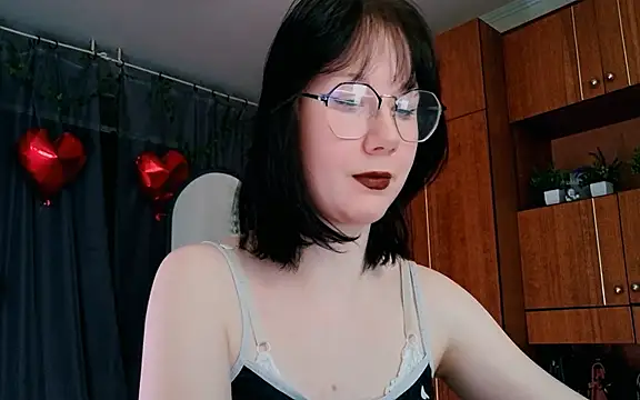 Snapshot of marty_bree chatting on 02/25/26, 01:43 marty bree online show from 02/25/26, 01:43