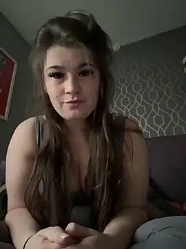 Snapshot of SpicyRed_x chatting on 02/13/26, 10:33 SpicyRed x online show from 02/13/26, 10:33