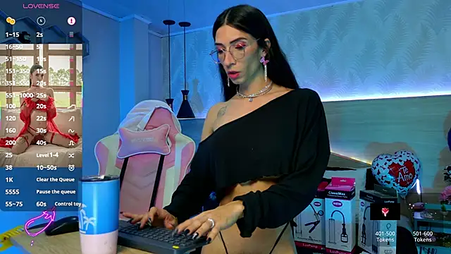 kylliefox  online show from 11/06/25, 01:23