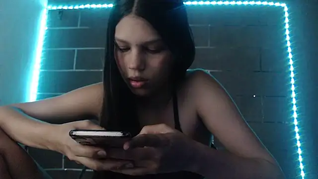 analyn-2027 online show from 06/10/26, 06:23