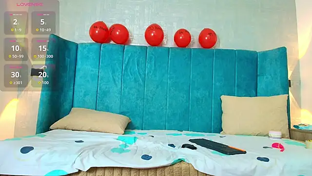 Snapshot of dulcenena_moon chatting on 02/14/26, 07:32 dulcenena moon online show from 02/14/26, 07:32