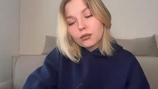 Ophelia Ritz online show from 04/03/26, 04:43