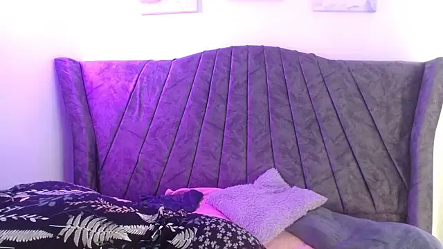 Snapshot of Iris_bloom69 chatting on 03/03/26, 12:33 Iris bloom69 online show from 03/03/26, 12:33