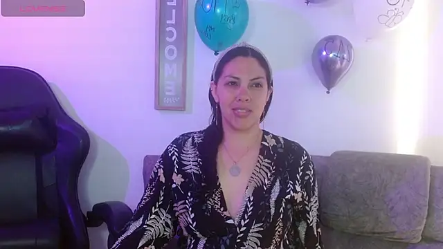 Iris bloom69 online show from 04/18/26, 12:42