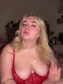 Snapshot of TwoWayT_xx chatting on 02/03/26, 07:52 TwoWayT xx online show from 02/03/26, 07:52