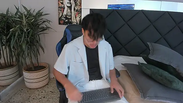 Snapshot of kai_storn chatting on 02/27/26, 11:32 kai storn online show from 02/27/26, 11:32