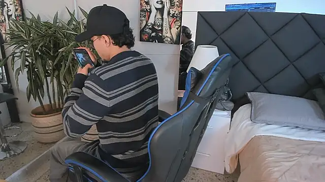 Snapshot of kai_storn chatting on 03/01/26, 11:45 kai storn online show from 03/01/26, 11:45