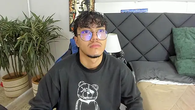 Snapshot of kai_storn chatting on 03/03/26, 11:38 kai storn online show from 03/03/26, 11:38