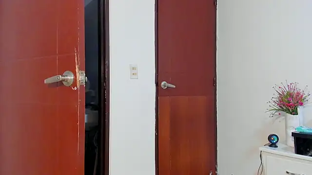 Snapshot of Jennifer_Lee_ chatting on 02/04/26, 10:04 Jennifer Lee online show from 02/04/26, 10:04