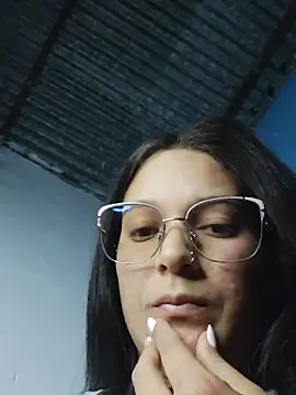 Snapshot of Perla_and_Maikol chatting on 02/11/26, 03:00 Perla and Maikol online show from 02/11/26, 03:00