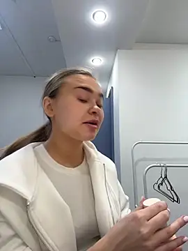 MonicaWestt online show from 03/19/26, 06:06