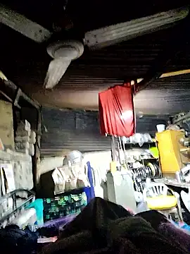 Snapshot of crazyxy12 chatting on 02/06/26, 05:05 crazyxy12 online show from 02/06/26, 05:05