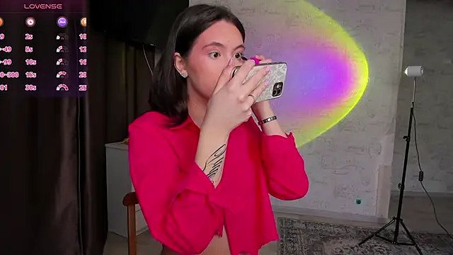 Snapshot of Hey_Mia chatting on 02/24/26, 04:21 Hey Mia online show from 02/24/26, 04:21