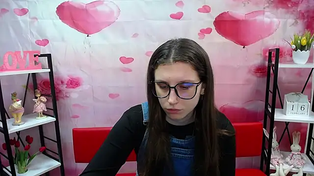 Snapshot of LilianaShine chatting on 02/16/26, 05:58 LilianaShine online show from 02/16/26, 05:58