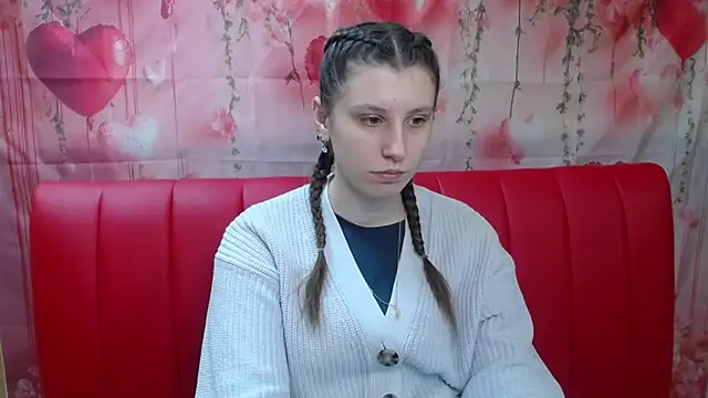 Snapshot of LilianaShine chatting on 02/22/26, 06:13 LilianaShine online show from 02/22/26, 06:13