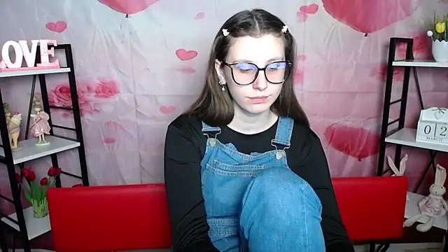 Snapshot of LilianaShine chatting on 03/02/26, 06:14 LilianaShine online show from 03/02/26, 06:14