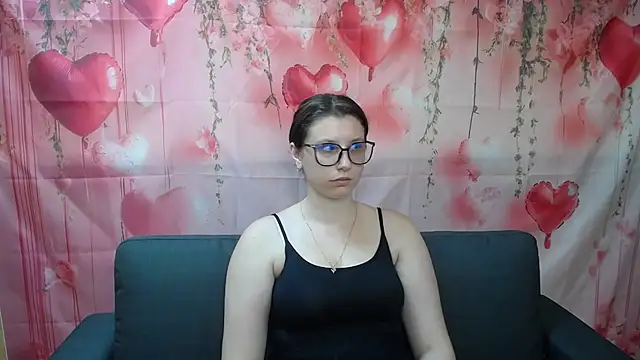 Snapshot of LilianaShine chatting on 07/03/26, 05:03 LilianaShine online show from 07/03/26, 05:03