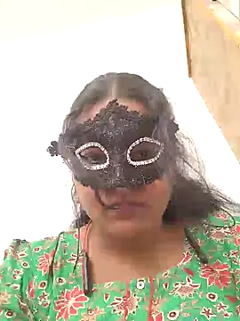 Snapshot of Tamil_Shalini12 chatting on 07/30/26, 02:10 Tamil Shalini12 online show from 07/30/26, 02:10