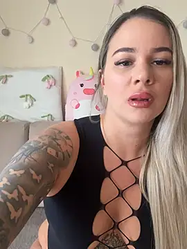 sexybatwomen33 online show from 04/16/26, 10:16