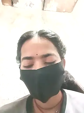 Snapshot of Sunali_Bendre chatting on 02/20/26, 03:03 Sunali Bendre online show from 02/20/26, 03:03