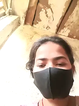 Snapshot of Sunali_Bendre chatting on 02/25/26, 01:59 Sunali Bendre online show from 02/25/26, 01:59