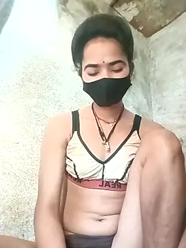 Sunali Bendre online show from 03/10/26, 02:49