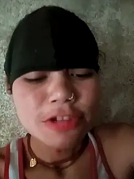 Sunali Bendre online show from 04/17/26, 01:08