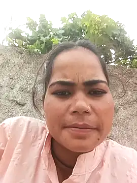 Snapshot of Sunali_Bendre chatting on 07/12/26, 11:12 Sunali Bendre online show from 07/12/26, 11:12