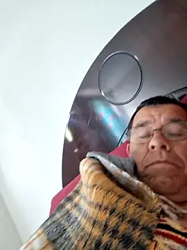 Snapshot of eros3442 chatting on 02/01/26, 03:32 eros3442 online show from 02/01/26, 03:32